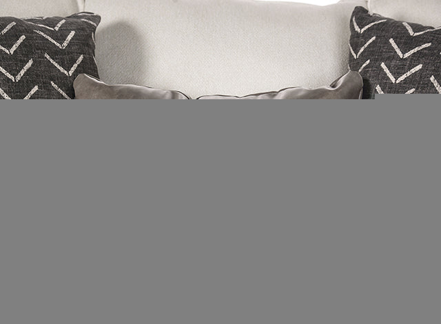 Hyde Park Loveseat w/ Pillows